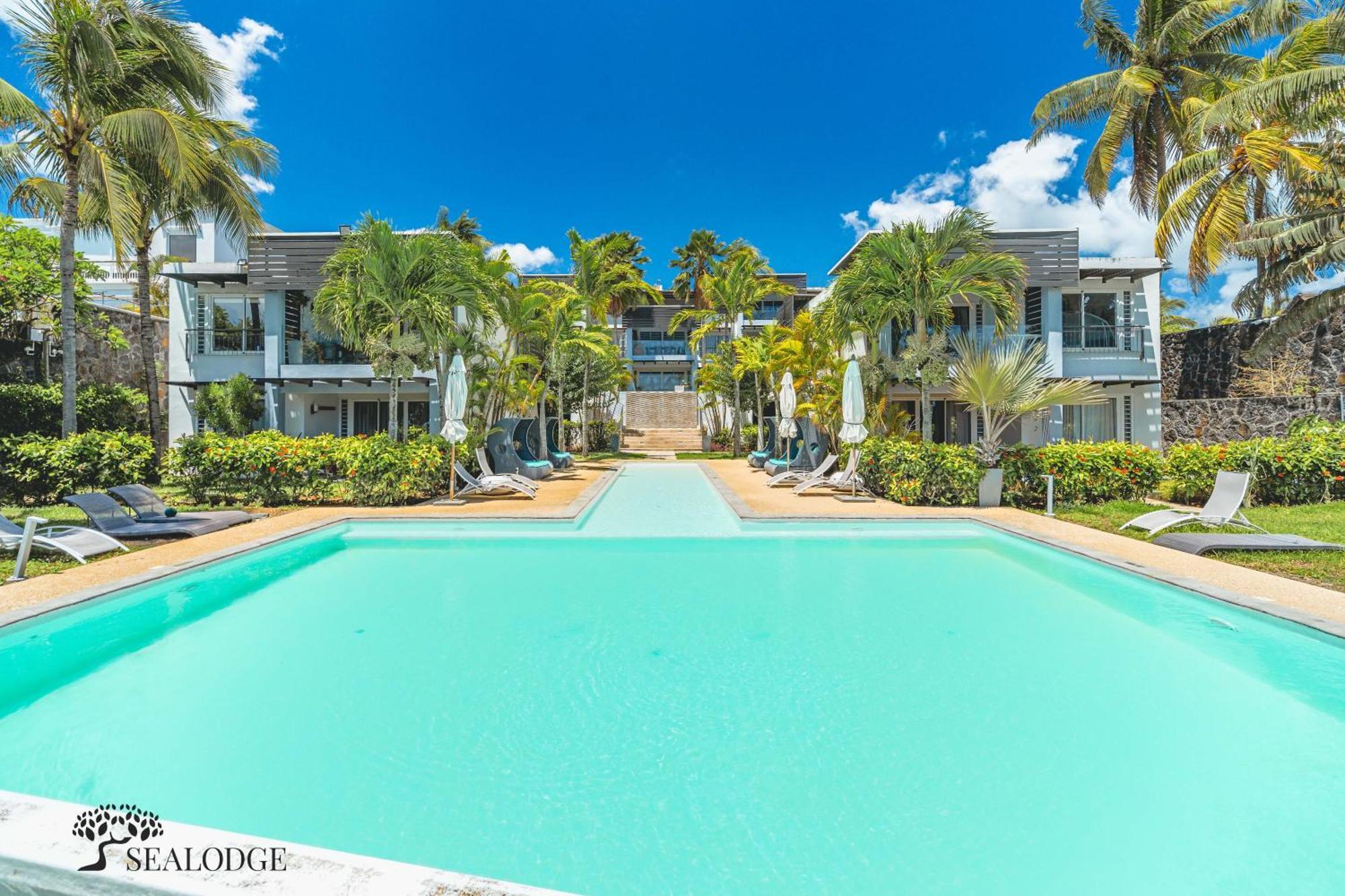 Kanope Bay - Holiday Beachfront Apartments Pointe aux Biches Exterior photo