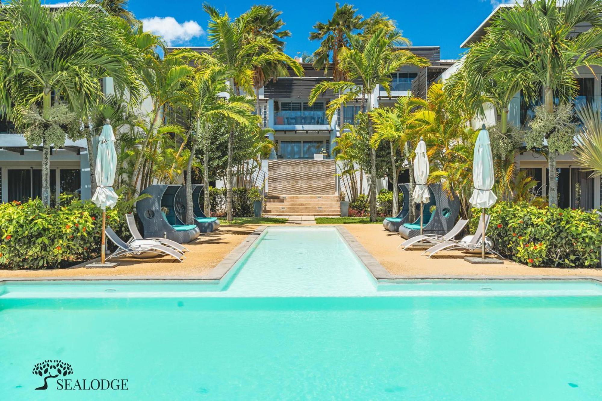 Kanope Bay - Holiday Beachfront Apartments Pointe aux Biches Exterior photo