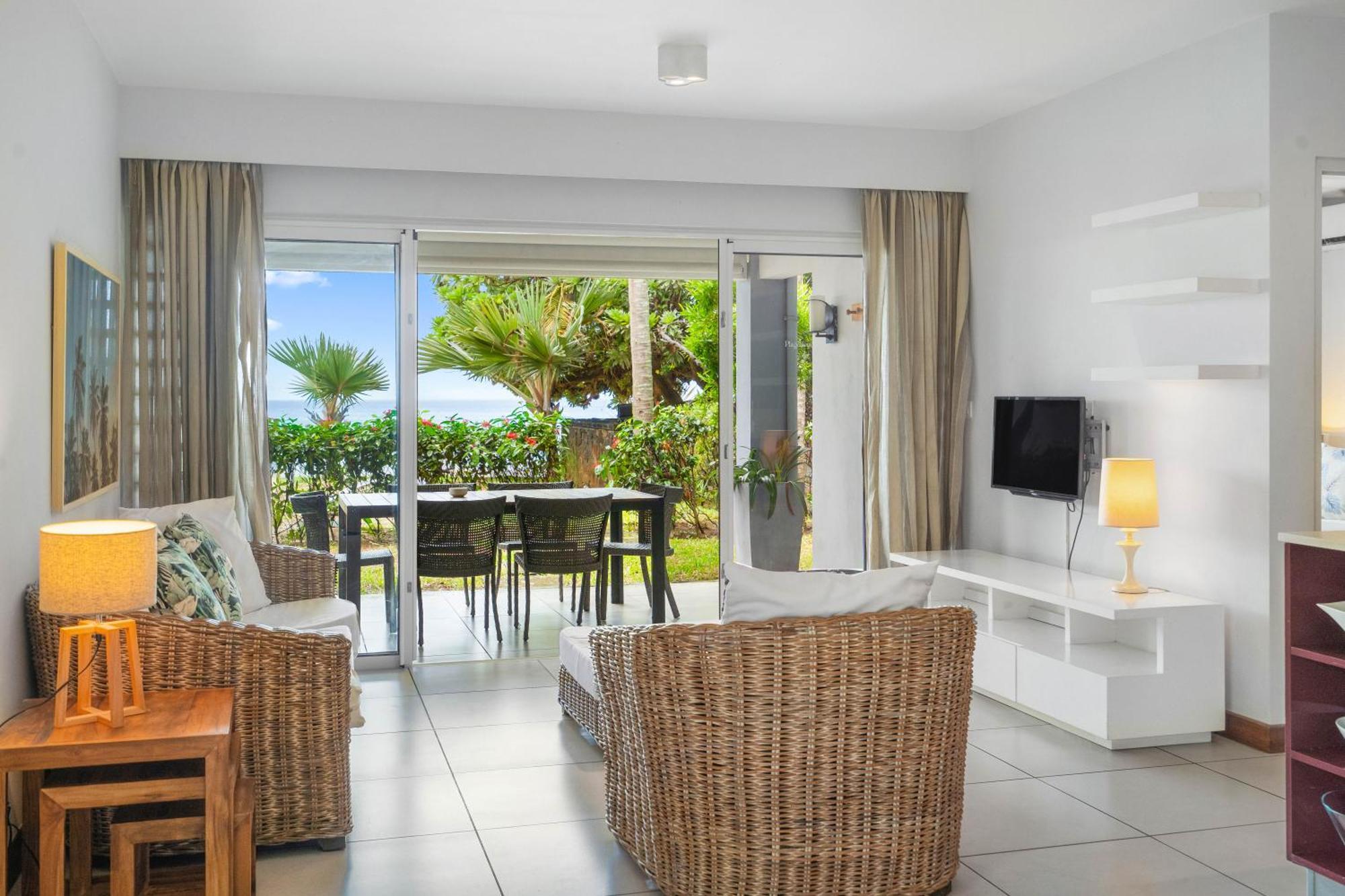 Kanope Bay - Holiday Beachfront Apartments Pointe aux Biches Exterior photo