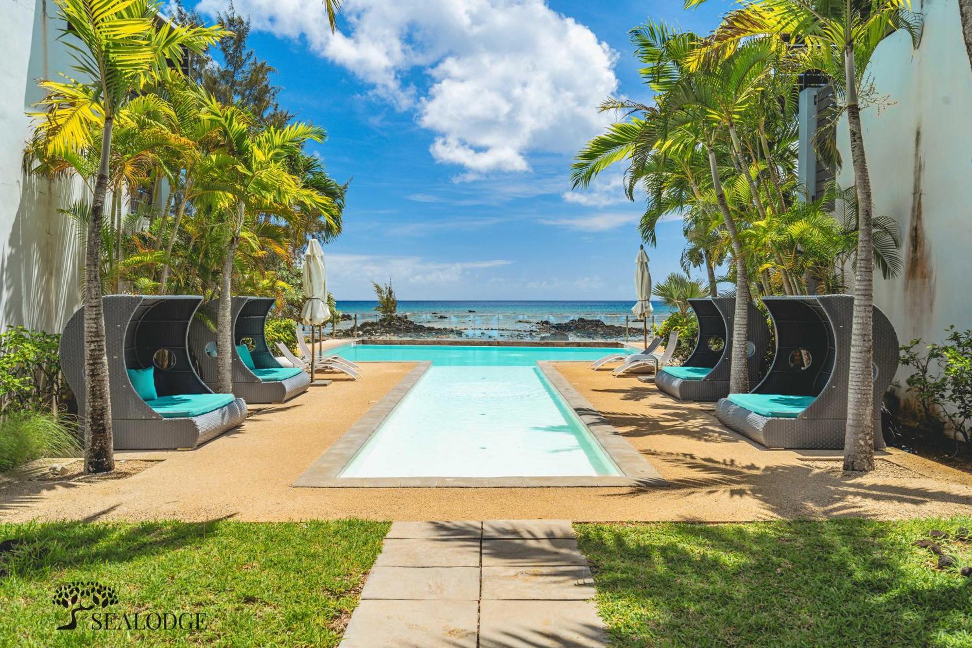 Kanope Bay - Holiday Beachfront Apartments Pointe aux Biches Exterior photo